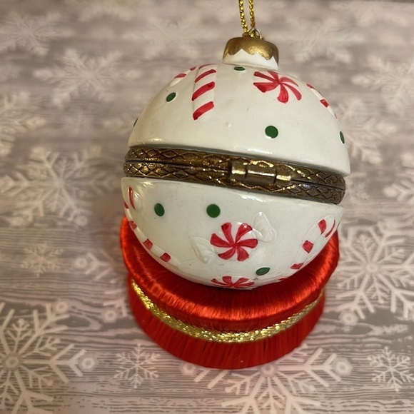 Porcelain Surprise Christmas Ornament Trinket Box Treats Treasures Candy Canes - Picture 3 of 7